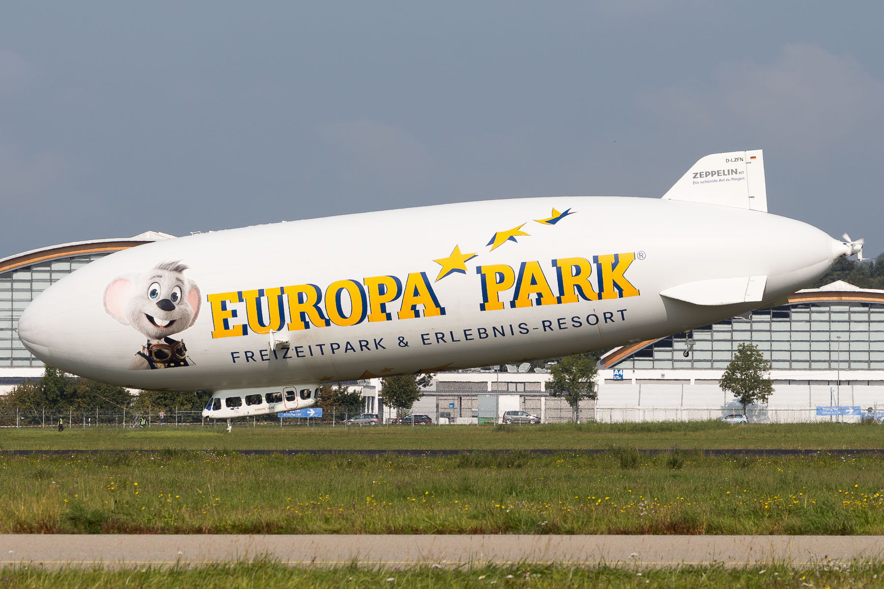 D-LZFN ? Zeppelin NT in Friedrichshafen / FDH (Europa Park Livery)