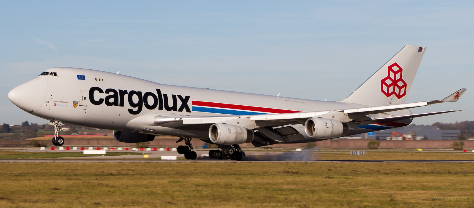 LX-VCV Cargolux Boeing 747-4R7F in Stuttgart / STR