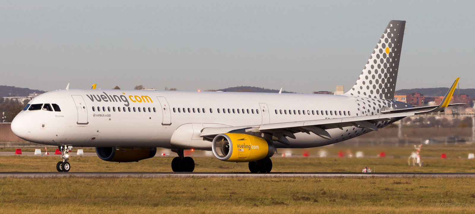 EC-MLM Vueling Airlines Airbus A321-231 in Stuttgart / STR