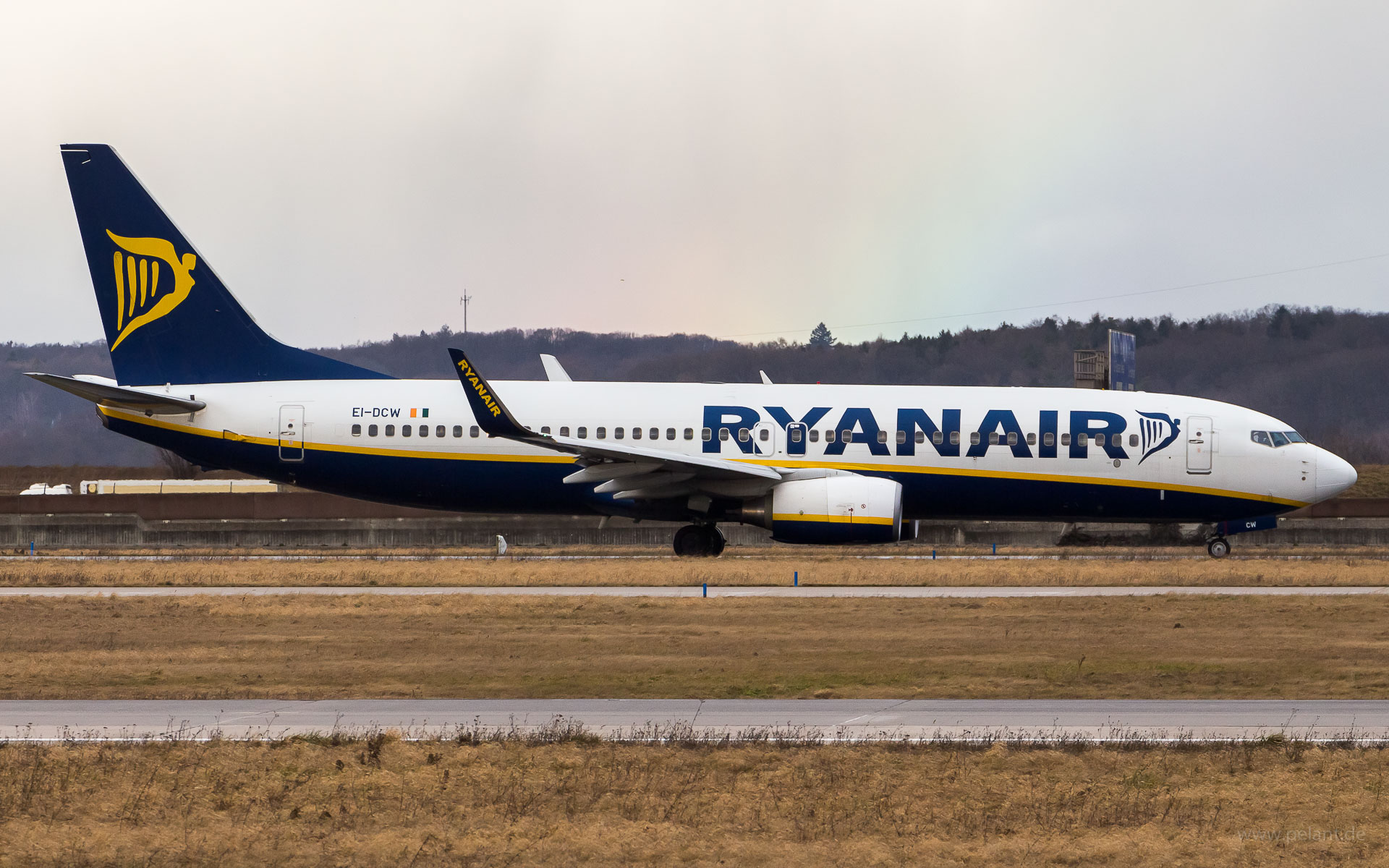 EI-DCW Ryanair Boeing 737-8AS in Stuttgart / STR