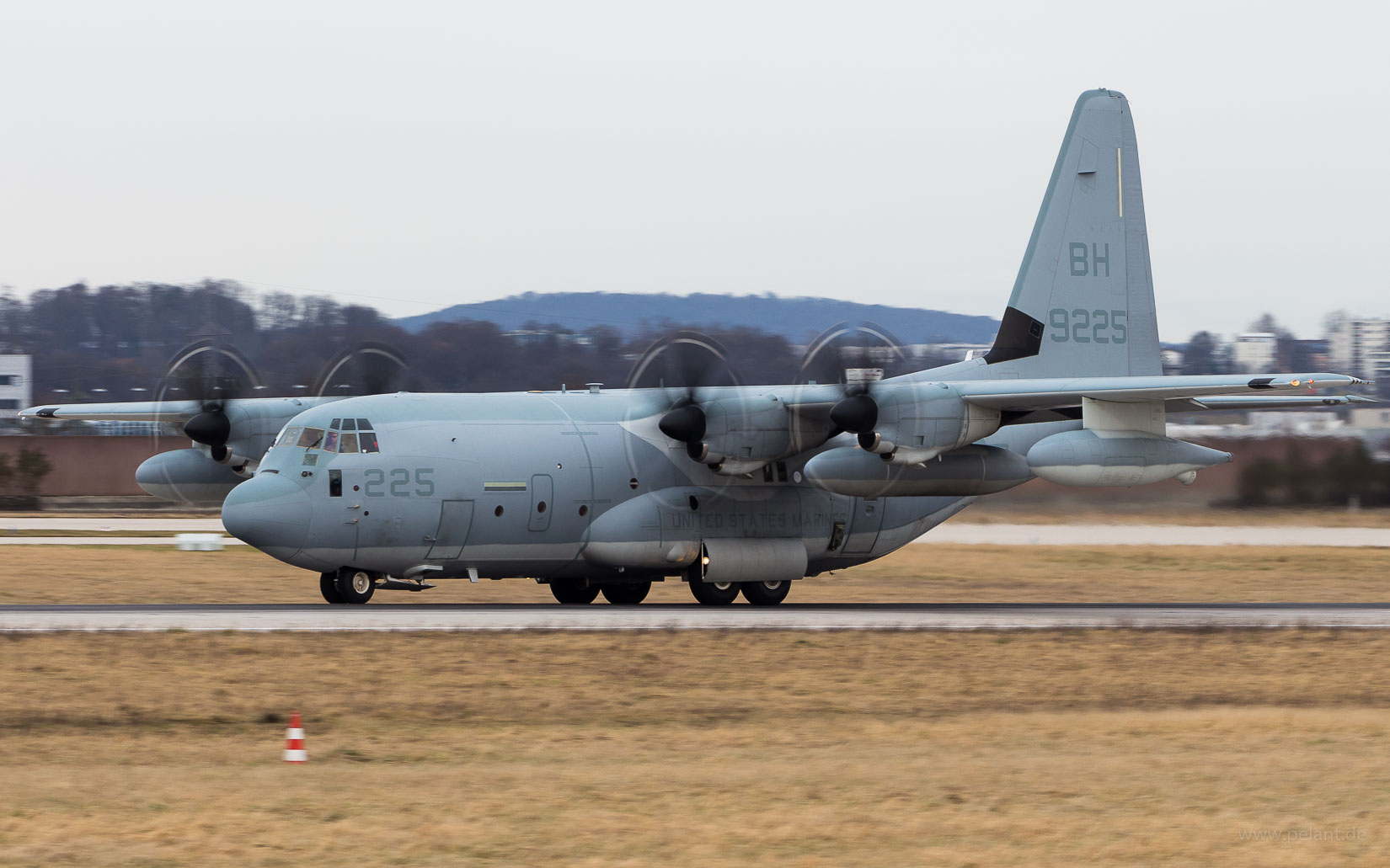 169225 USAF, -Army etc. Lockheed Martin KC-130J Hercules in Stuttgart / STR
