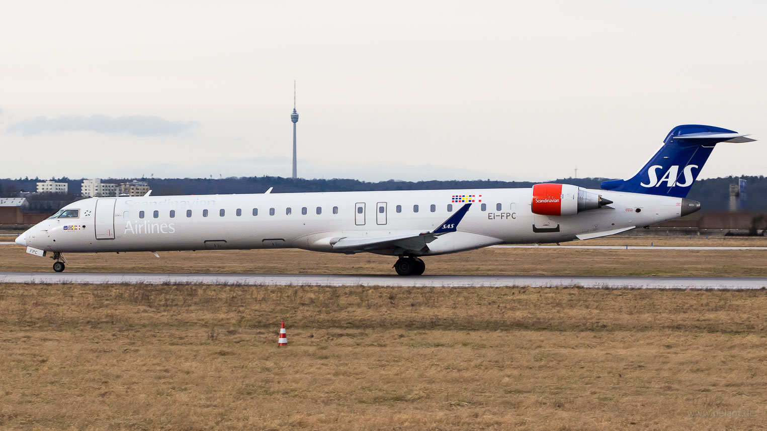 EI-FPC SAS Bombardier CRJ900LR in Stuttgart / STR