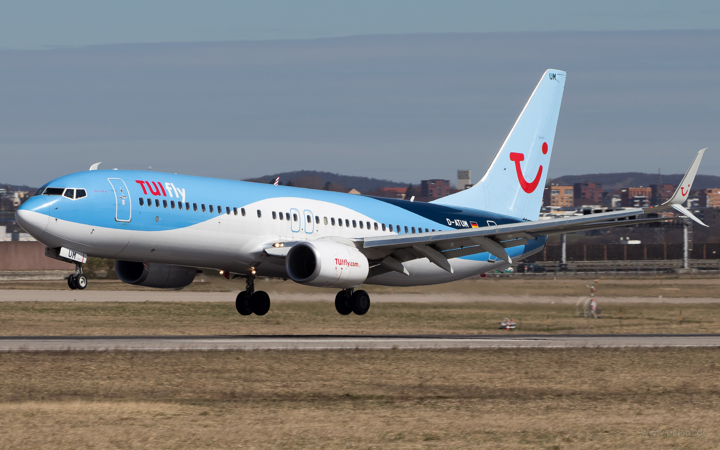 D-ATUM TUIfly Boeing 737-8K5 in Stuttgart / STR