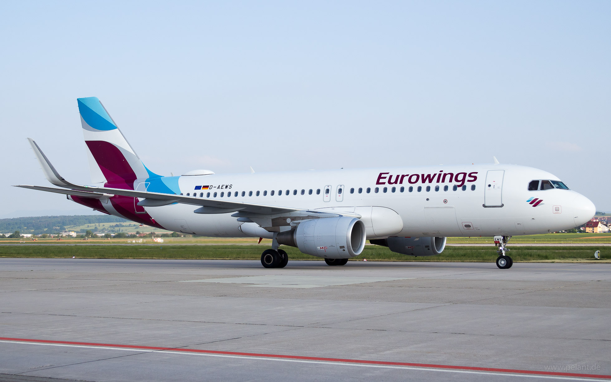 D-AEWS Eurowings Airbus A320-214 in Stuttgart / STR