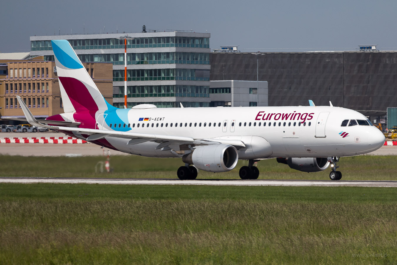 D-AEWT Eurowings Airbus A320-214 in Stuttgart / STR