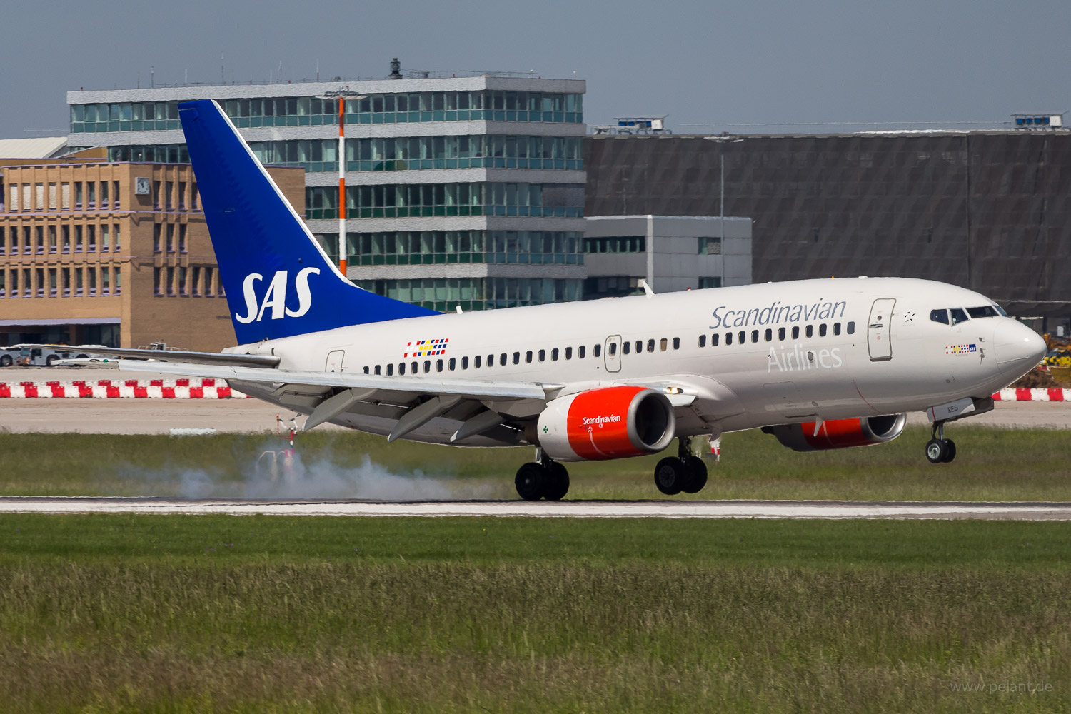 SE-RES SAS Boeing 737-7BX in Stuttgart / STR