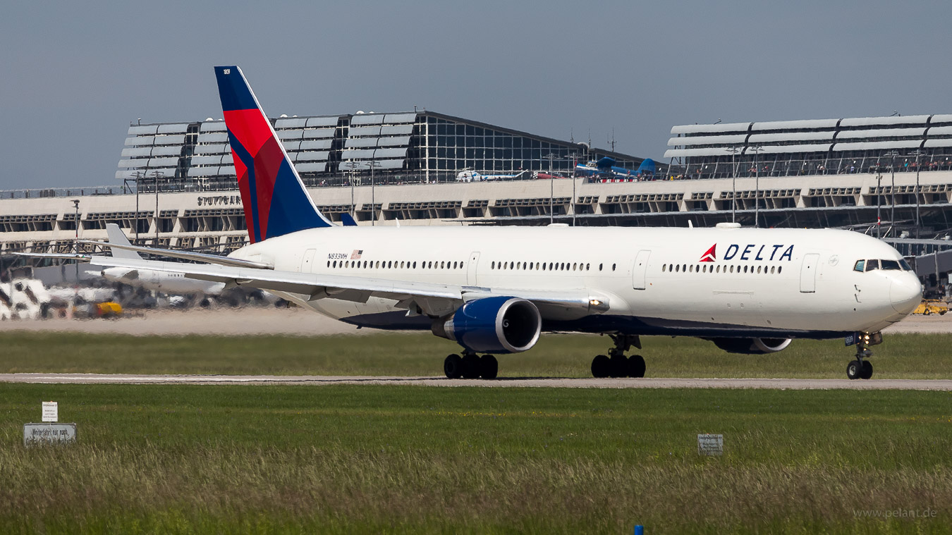 N833MH Delta Boeing 767-432ER in Stuttgart / STR