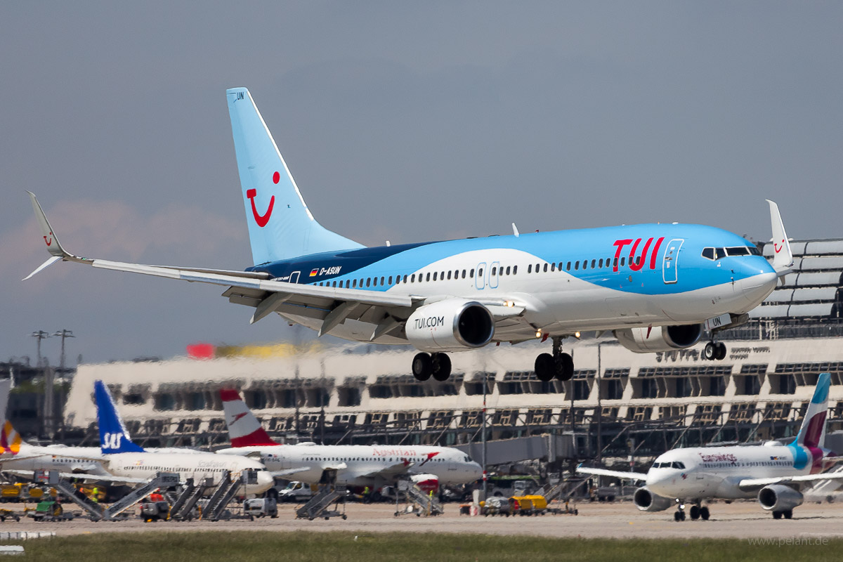 D-ASUN TUIfly Boeing 737-8BK in Stuttgart / STR