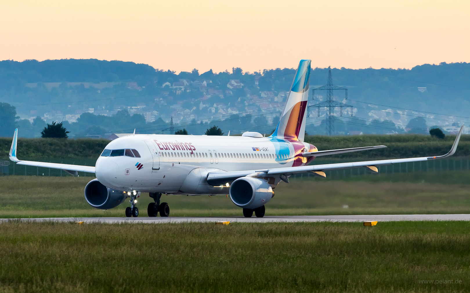 D-AEWT Eurowings Airbus A320-214 in Stuttgart / STR