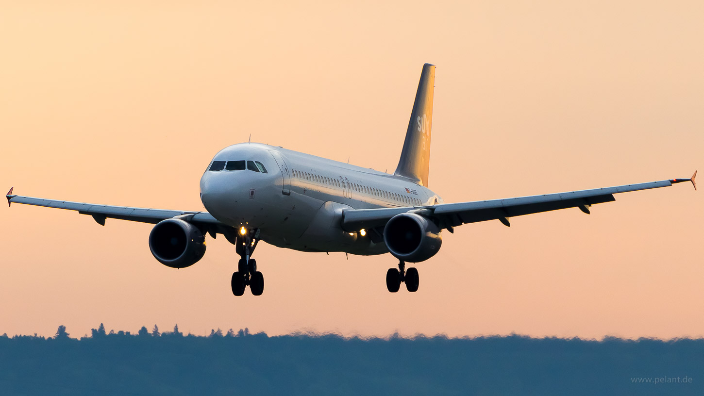 D-ASEF SundAir Airbus A320-214 in Stuttgart / STR