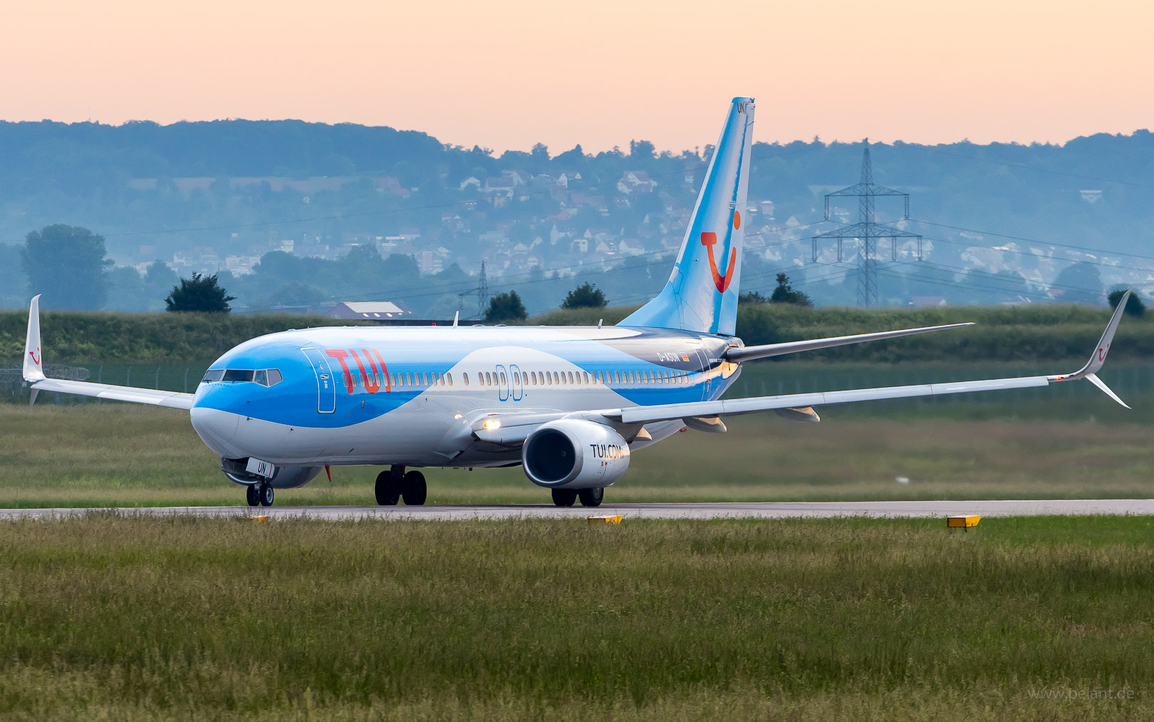 D-ASUN TUIfly Boeing 737-8BK in Stuttgart / STR