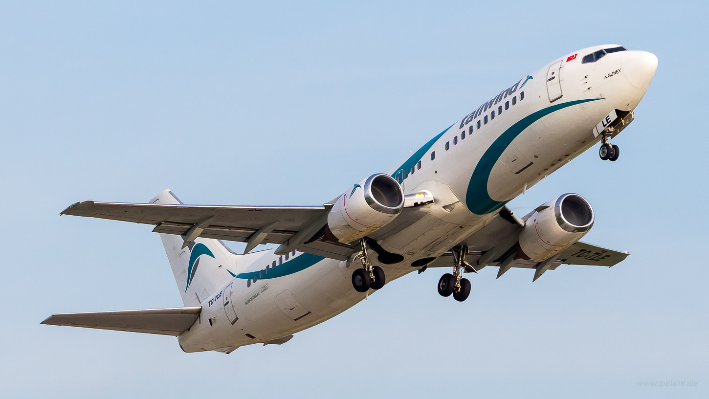 TC-TLE Tailwind Airlines Boeing 737-4Q8 in Stuttgart / STR