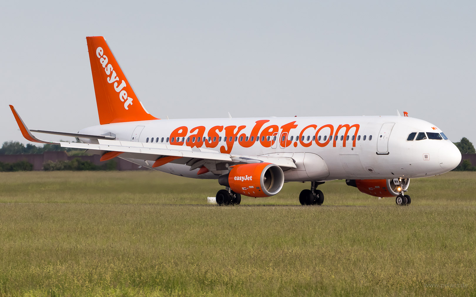 G-EZWM easyJet Airbus A320-214 in Stuttgart / STR