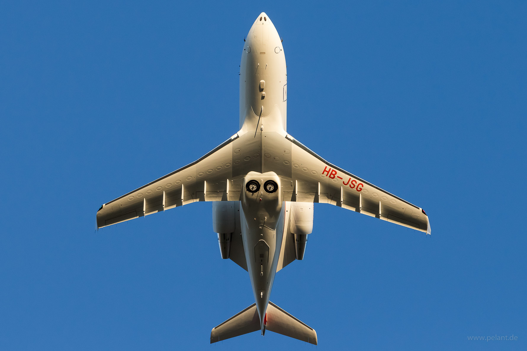 HB-JSG ? Canadair Challenger 605 in Stuttgart / STR