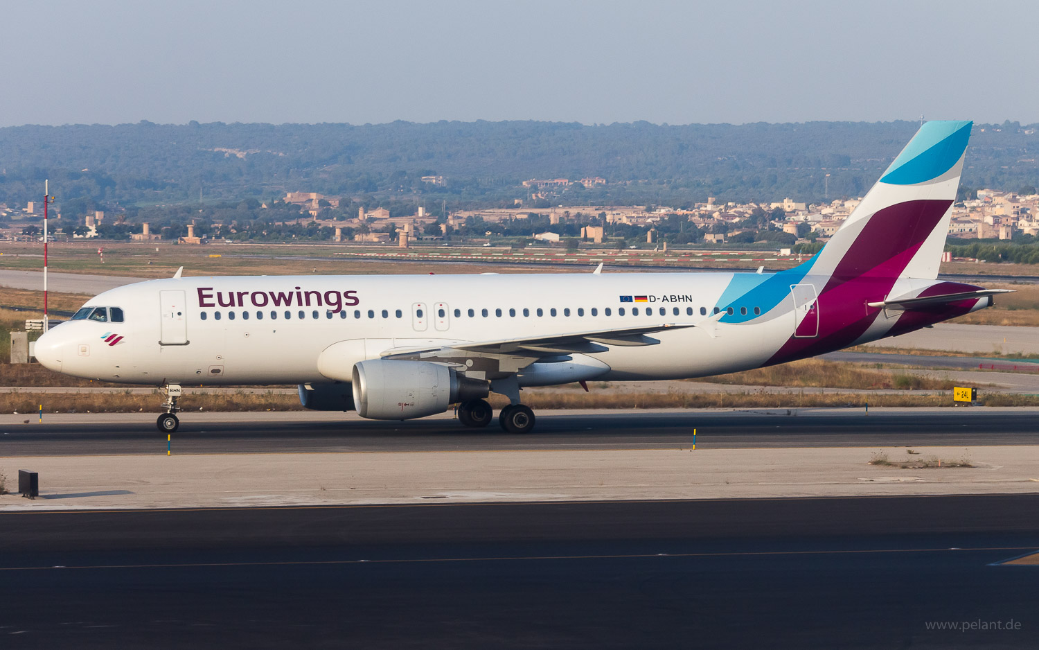 D-ABHN Eurowings Airbus A320-214 in Palma de Mallorca / PMI