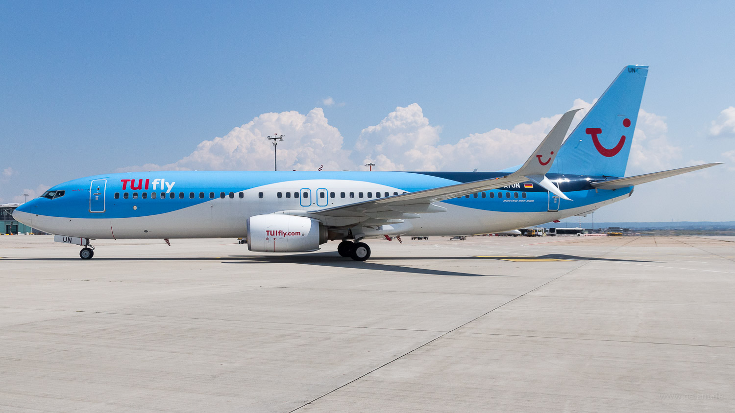 D-ATUN TUIfly Boeing 737-8K5 in Stuttgart / STR
