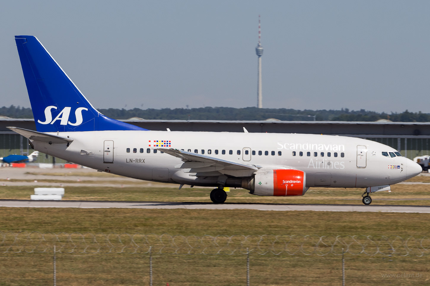 LN-RRX SAS Boeing 737-683 in Stuttgart / STR