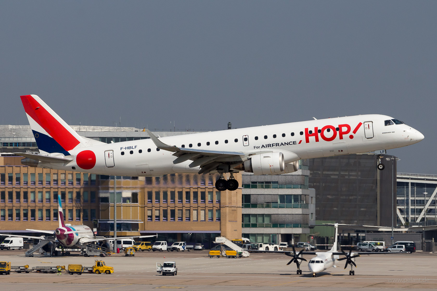 F-HBLF HOP! Embraer 190 in Stuttgart / STR