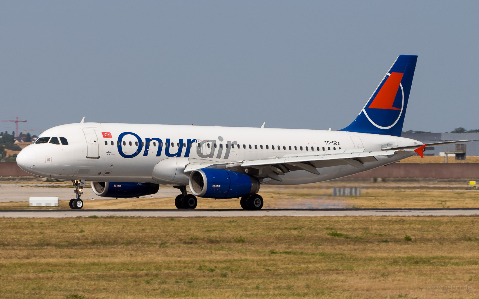 TC-ODA Onur Air Airbus A320-233 in Stuttgart / STR