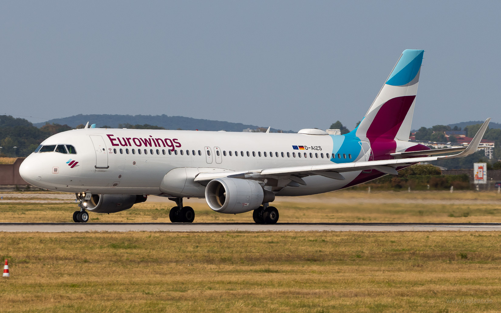 D-AIZS Eurowings Airbus A320-214 in Stuttgart / STR