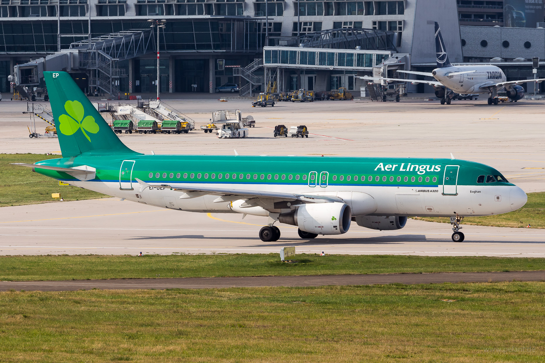 EI-DEP Aer Lingus Airbus A320-214 in Stuttgart / STR