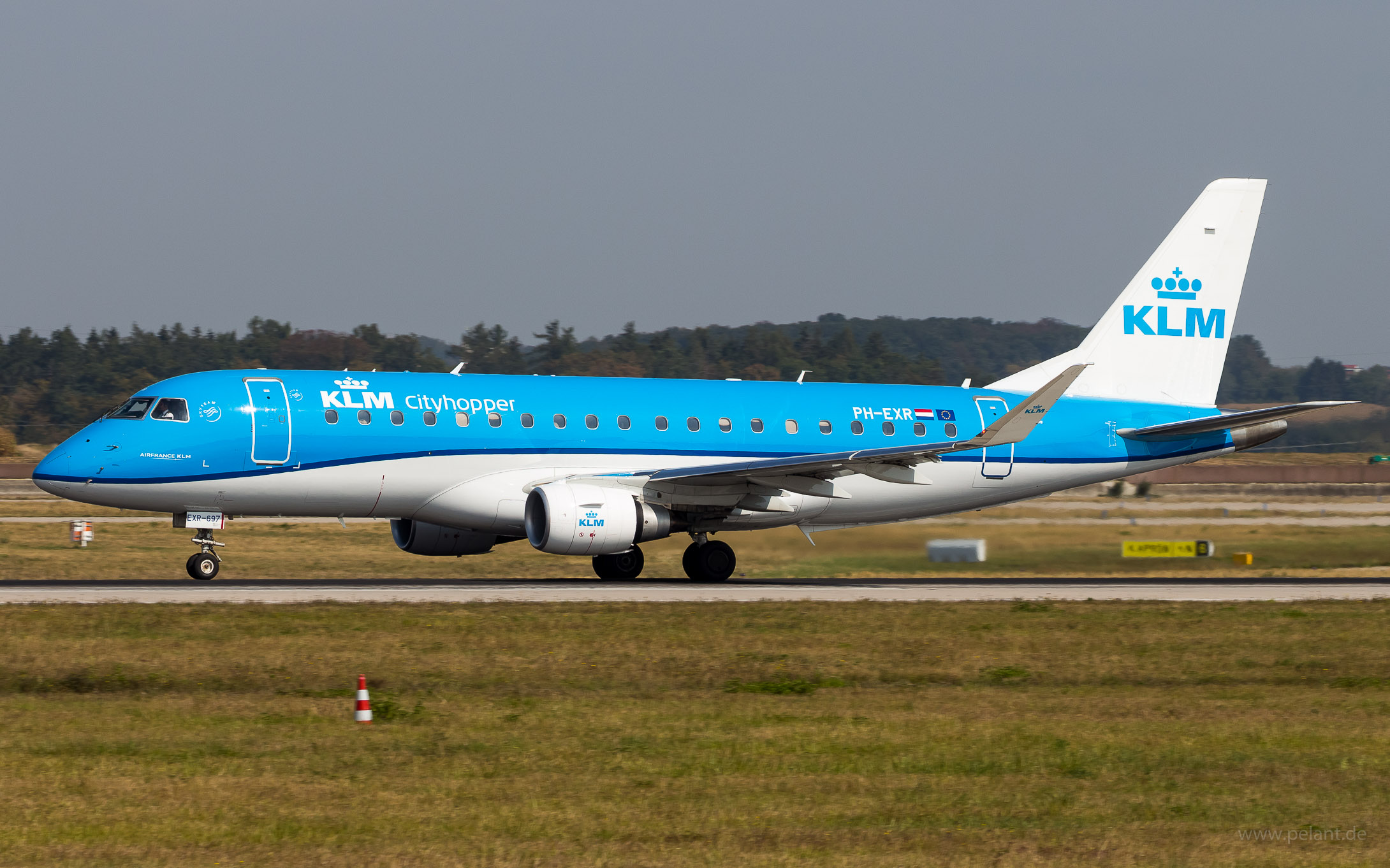 PH-EXR KLM cityhopper Embraer 175 in Stuttgart / STR