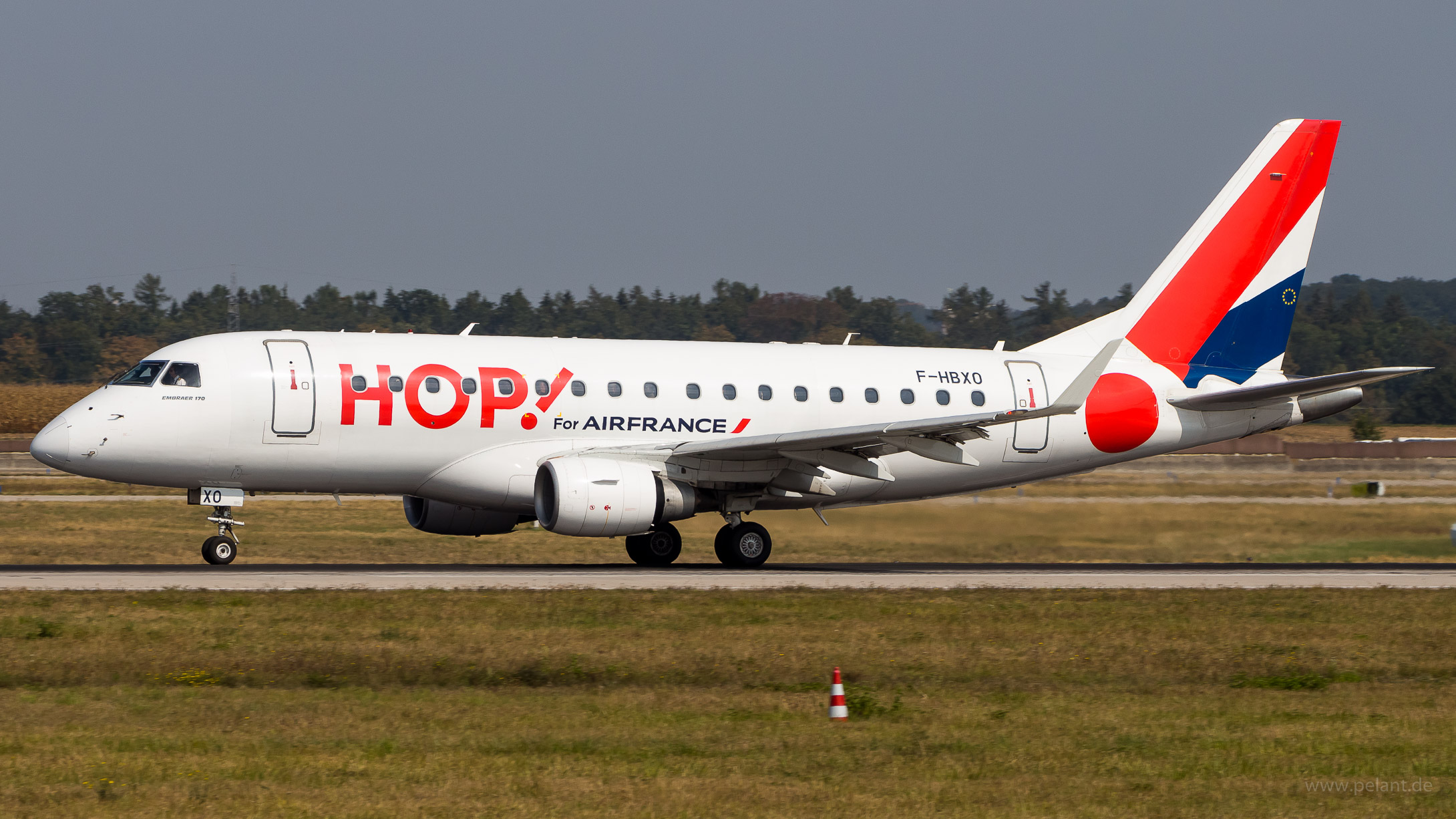 F-HBXO HOP! Embraer 170 in Stuttgart / STR
