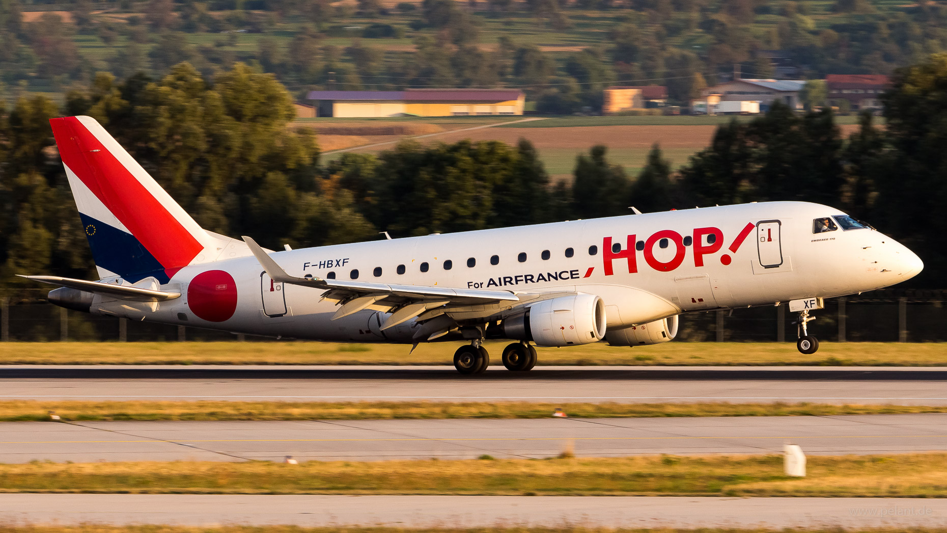 F-HBXF HOP! Embraer 170 in Stuttgart / STR