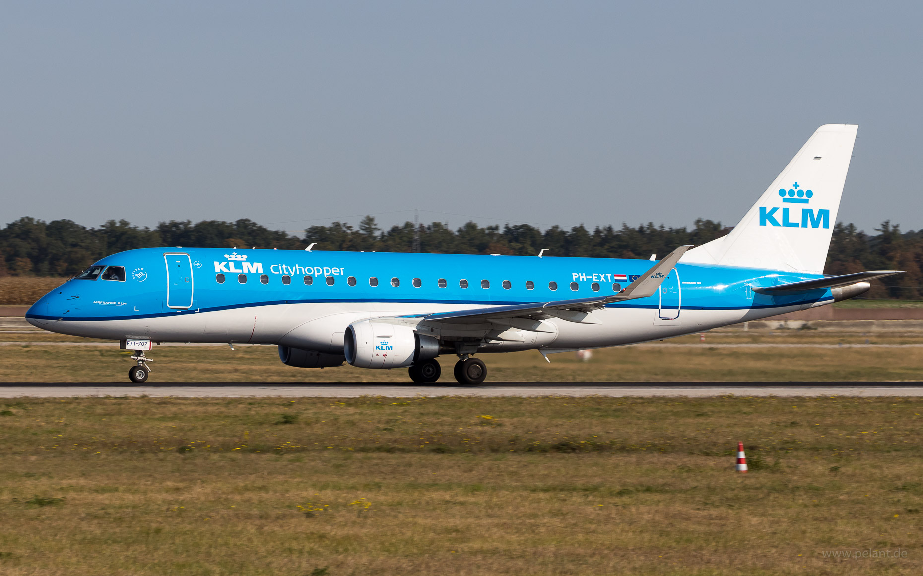 PH-EXT KLM cityhopper Embraer 175 in Stuttgart / STR