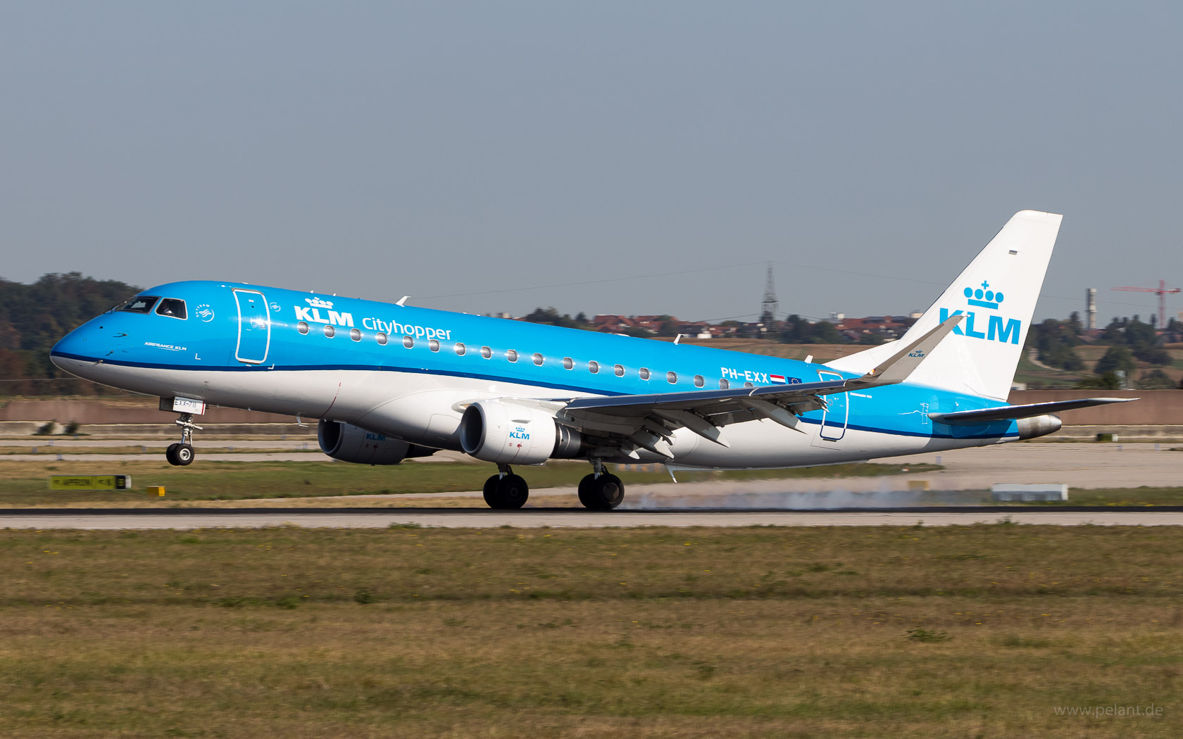 PH-EXX KLM cityhopper Embraer 175 in Stuttgart / STR