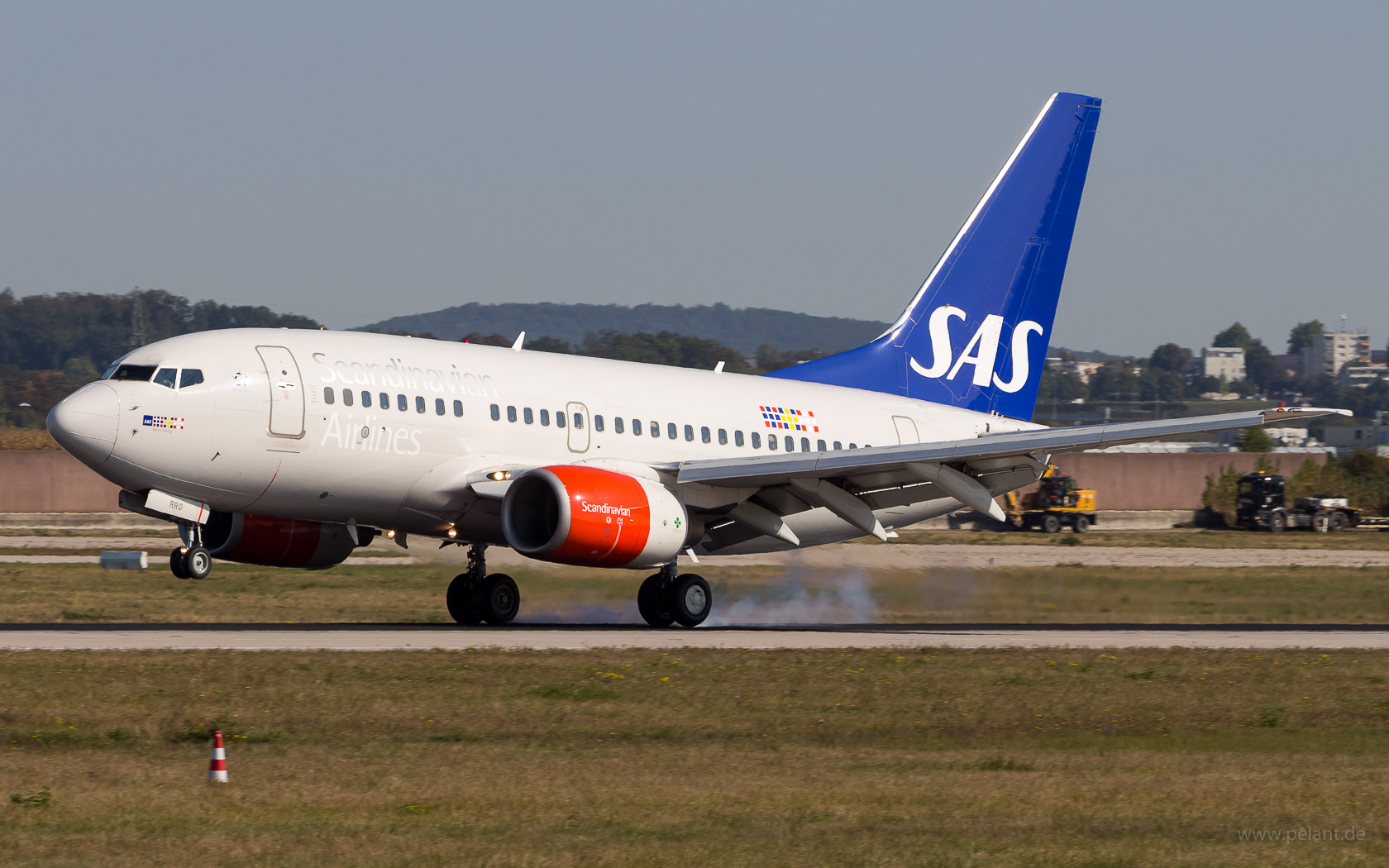 LN-RRO SAS Boeing 737-683 in Stuttgart / STR