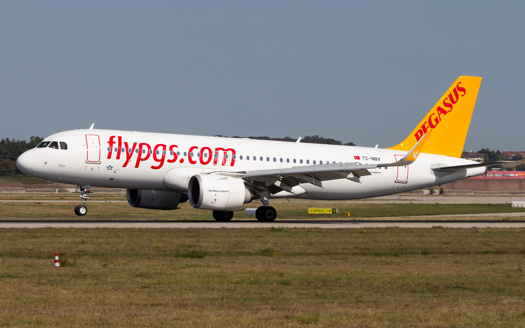TC-NBV Pegasus Airlines Airbus A320-251N in Stuttgart / STR