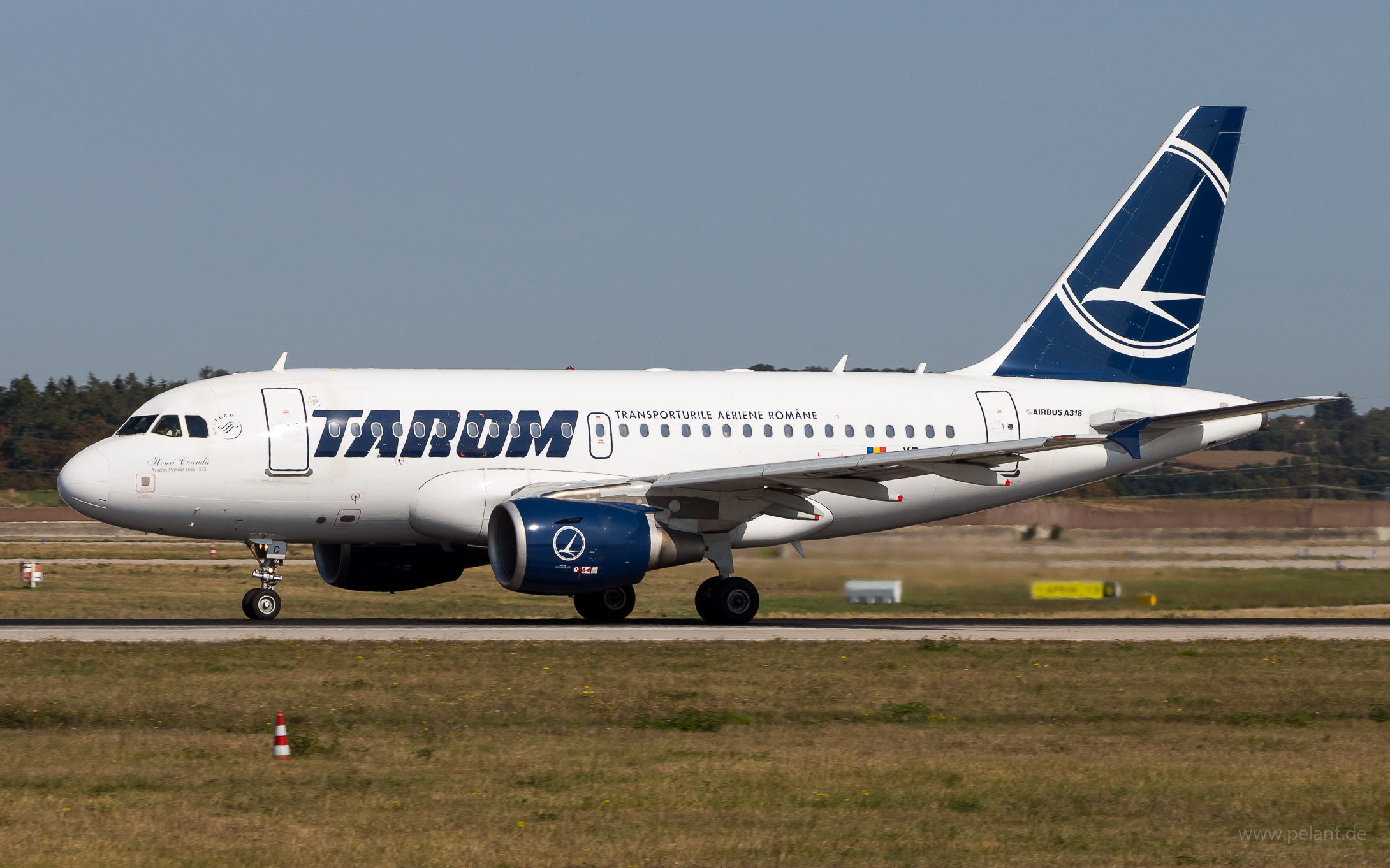 YR-ASC TAROM Airbus A318-111 in Stuttgart / STR