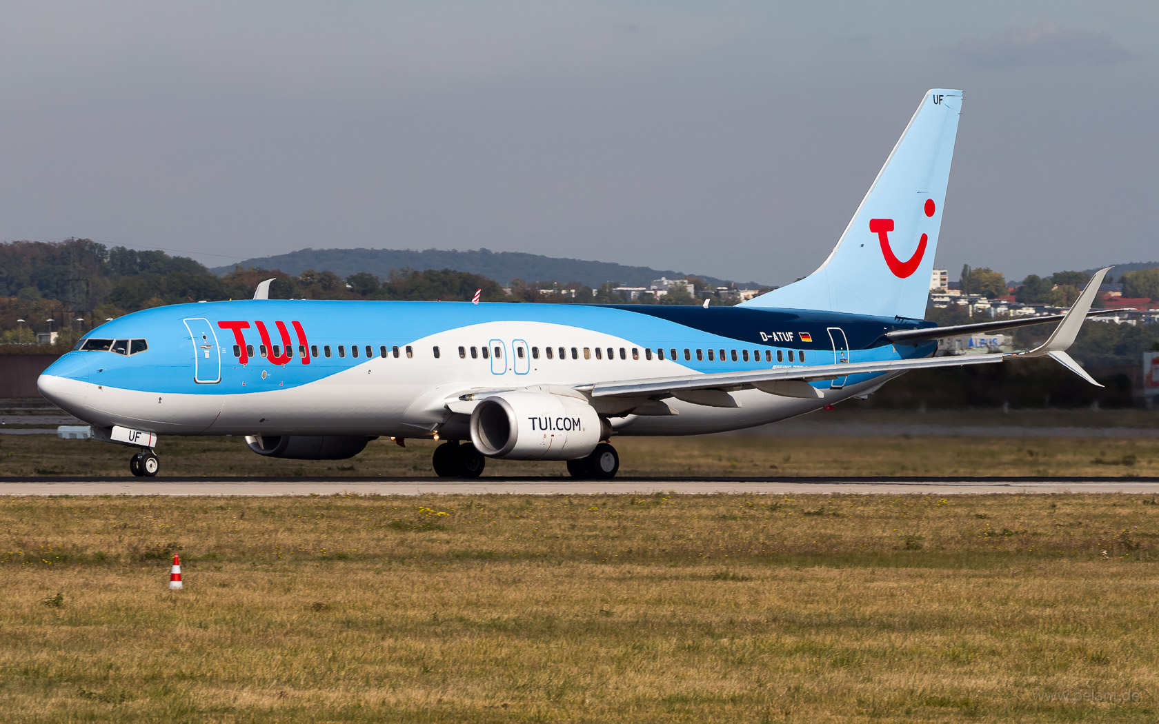 D-ATUF TUIfly Boeing 737-8K5 in Stuttgart / STR