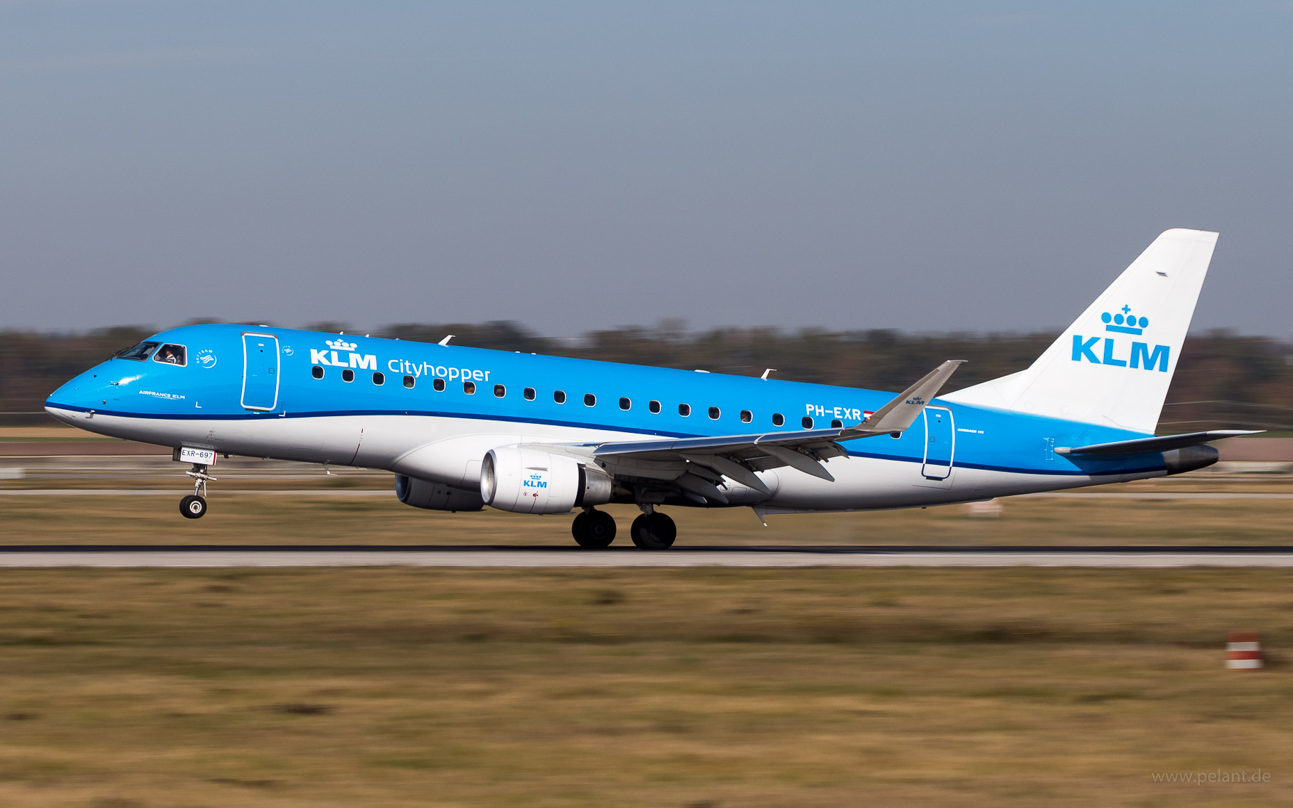 PH-EXR KLM cityhopper Embraer 175 in Stuttgart / STR