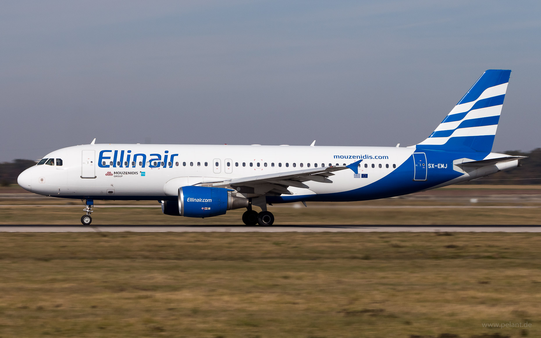 SX-EMJ Ellinair Airbus A320-214 in Stuttgart / STR