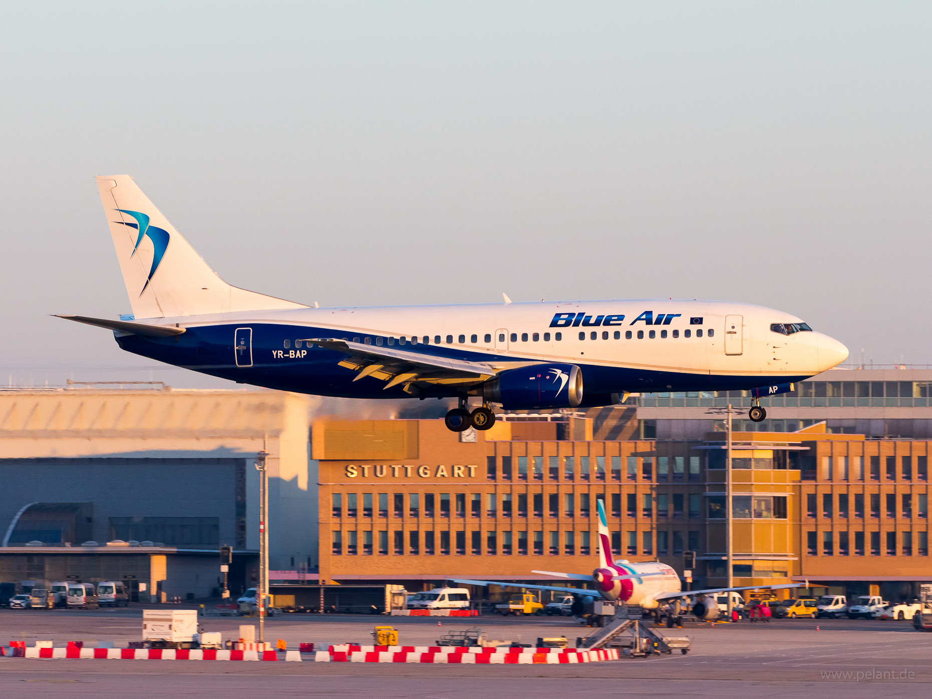 YR-BAP Blue Air Boeing 737-3Y0 in Stuttgart / STR