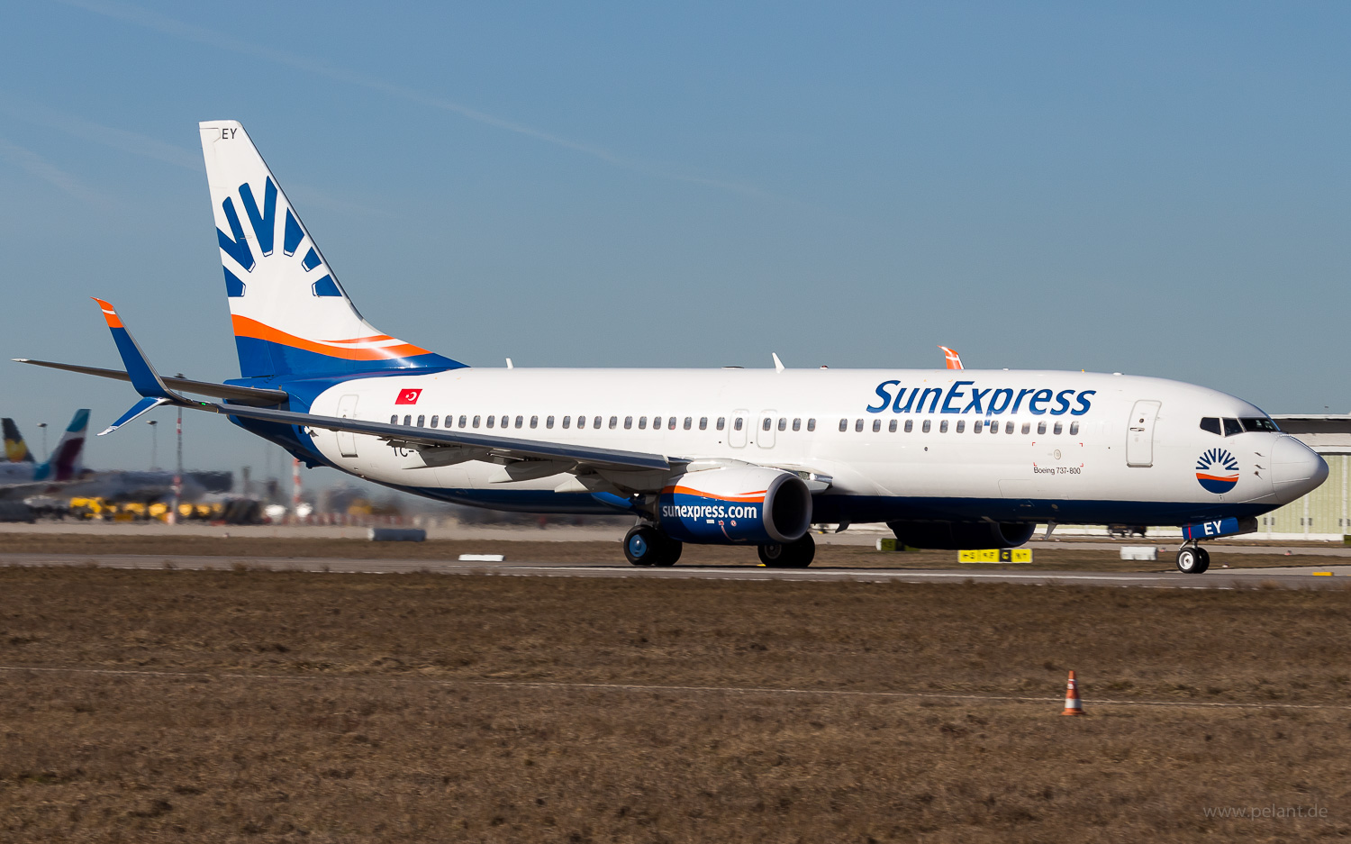 TC-SEY SunExpress Boeing 737-8HC in Stuttgart / STR