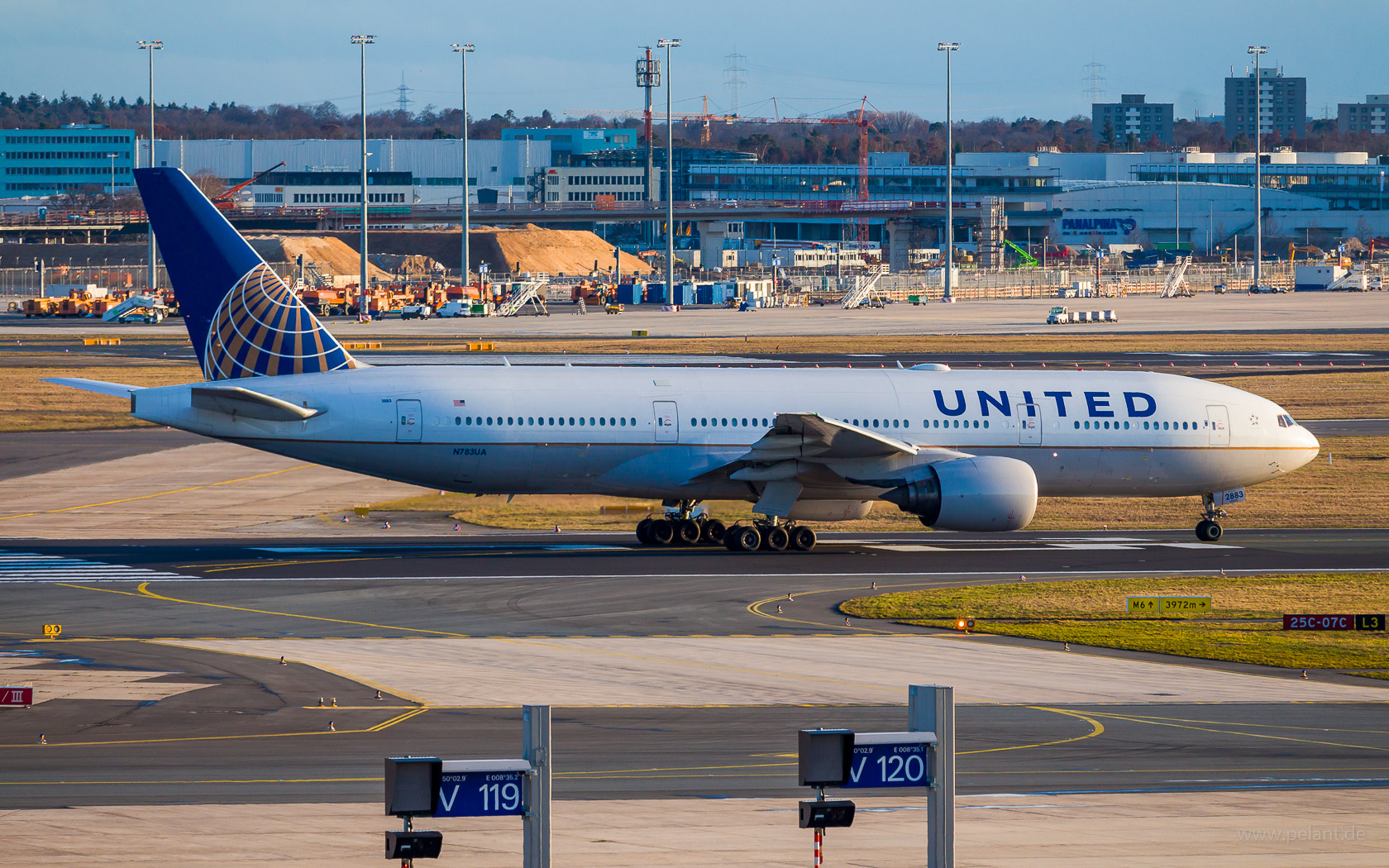 N783UA United Boeing 777-222ER in Frankfurt / FRA