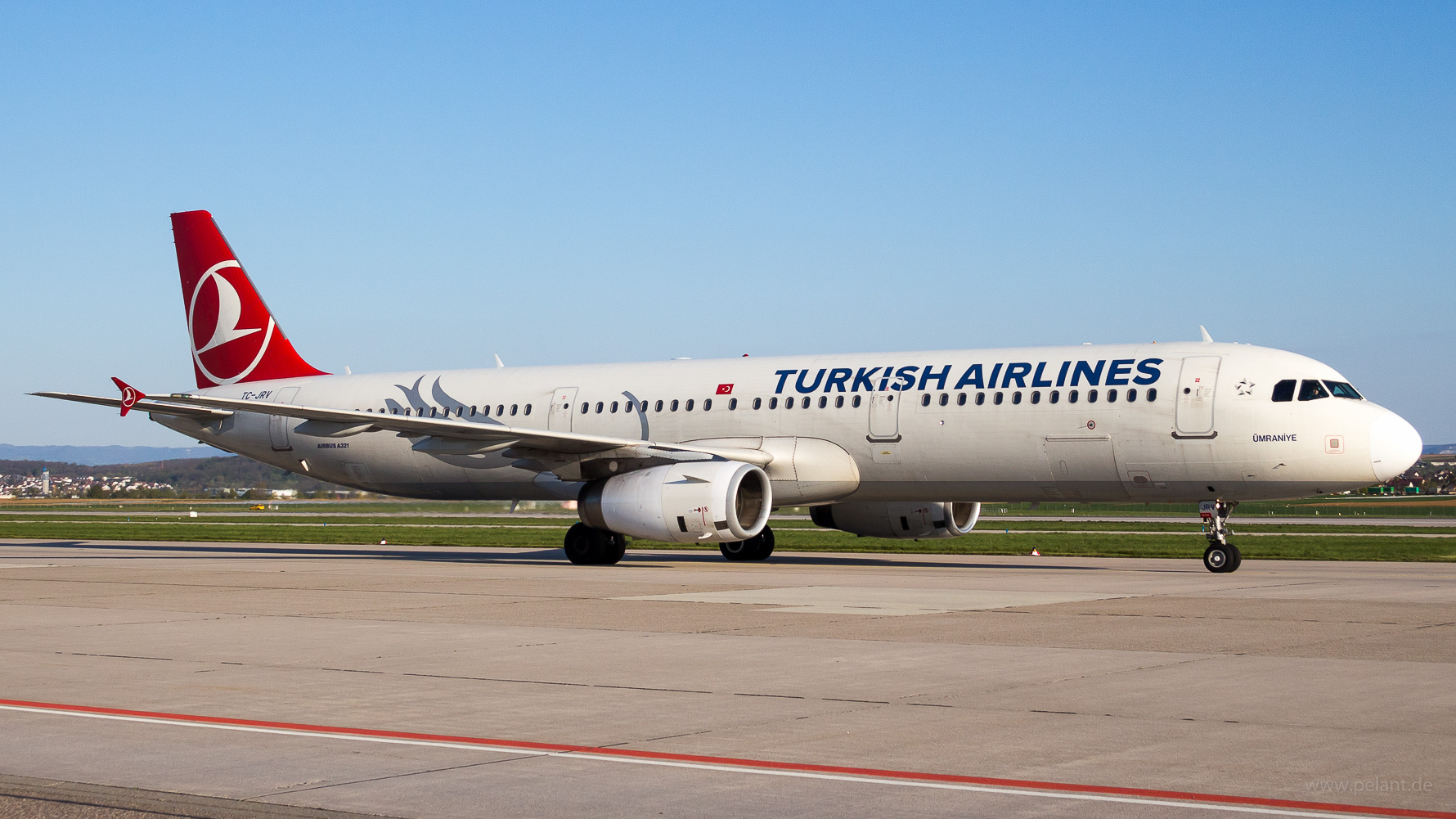 TC-JRV Turkish Airlines Airbus A321-231 in Stuttgart / STR