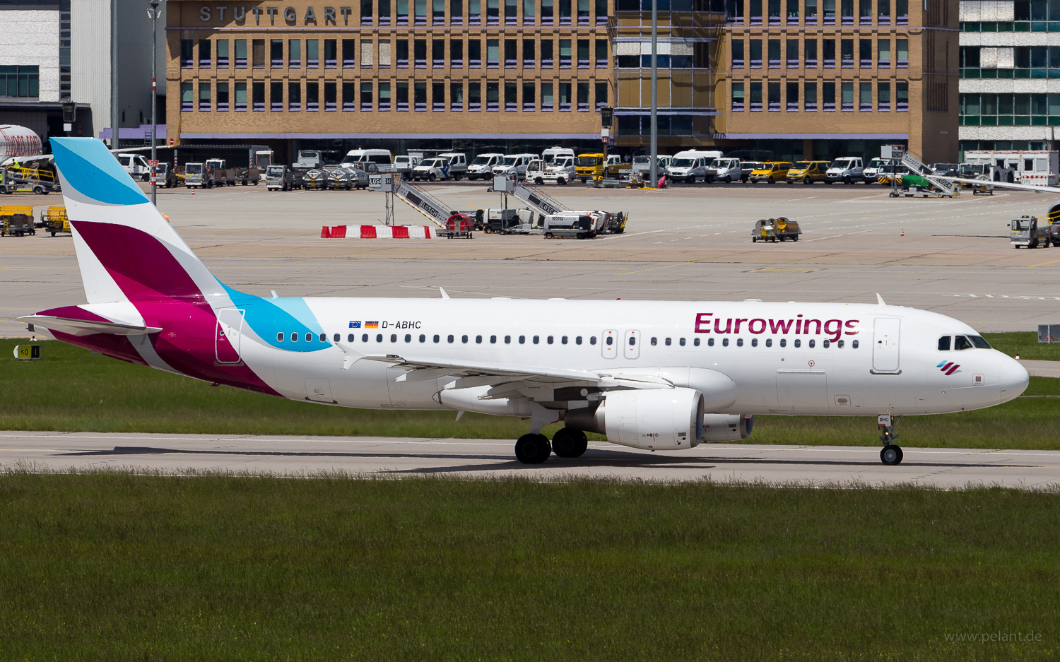 D-ABHC Eurowings Airbus A320-214 in Stuttgart / STR