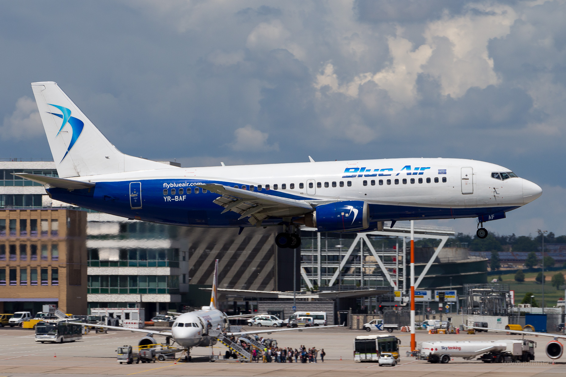 YR-BAF Blue Air Boeing 737-322 in Stuttgart / STR
