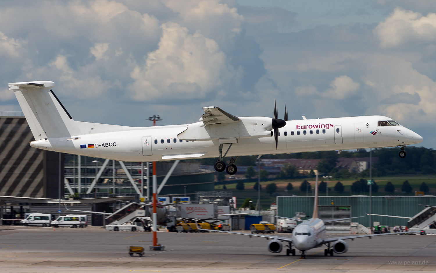 D-ABQQ Eurowings Dash 8Q-400 in Stuttgart / STR