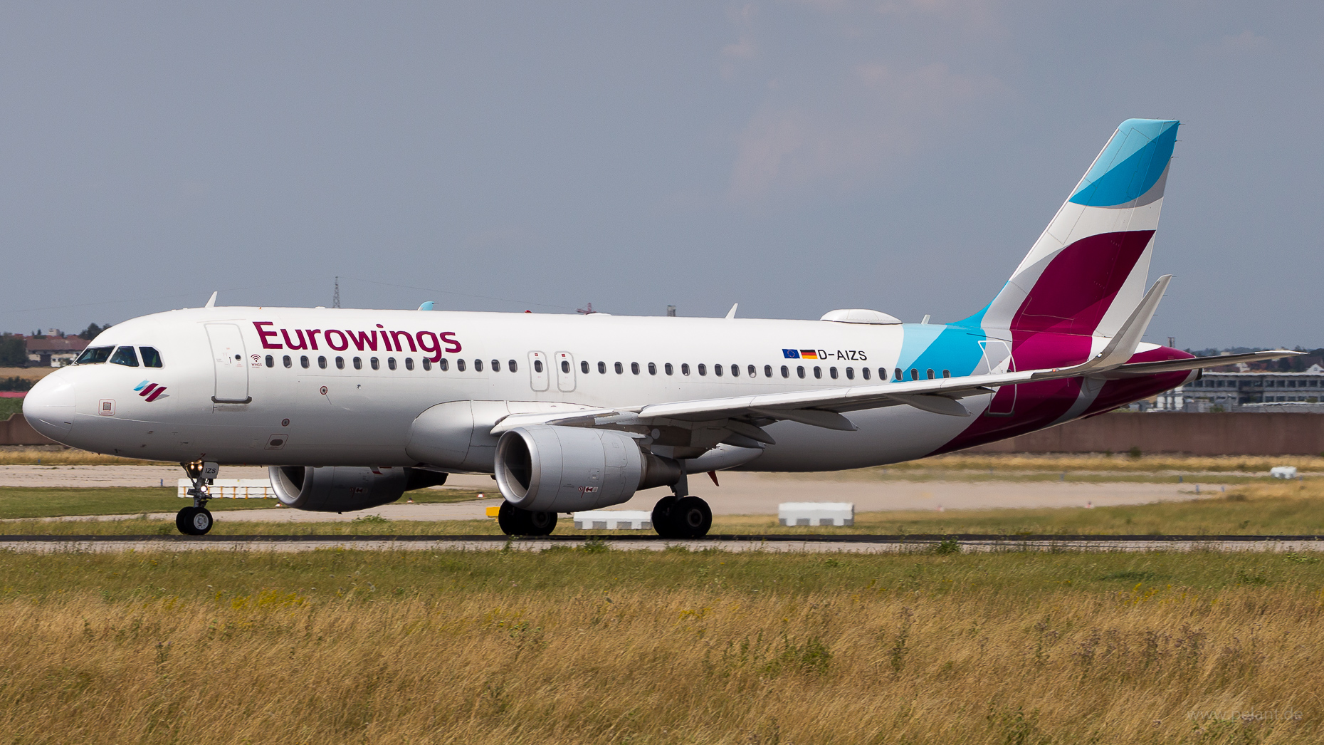 D-AIZS Eurowings Airbus A320-214 in Stuttgart / STR