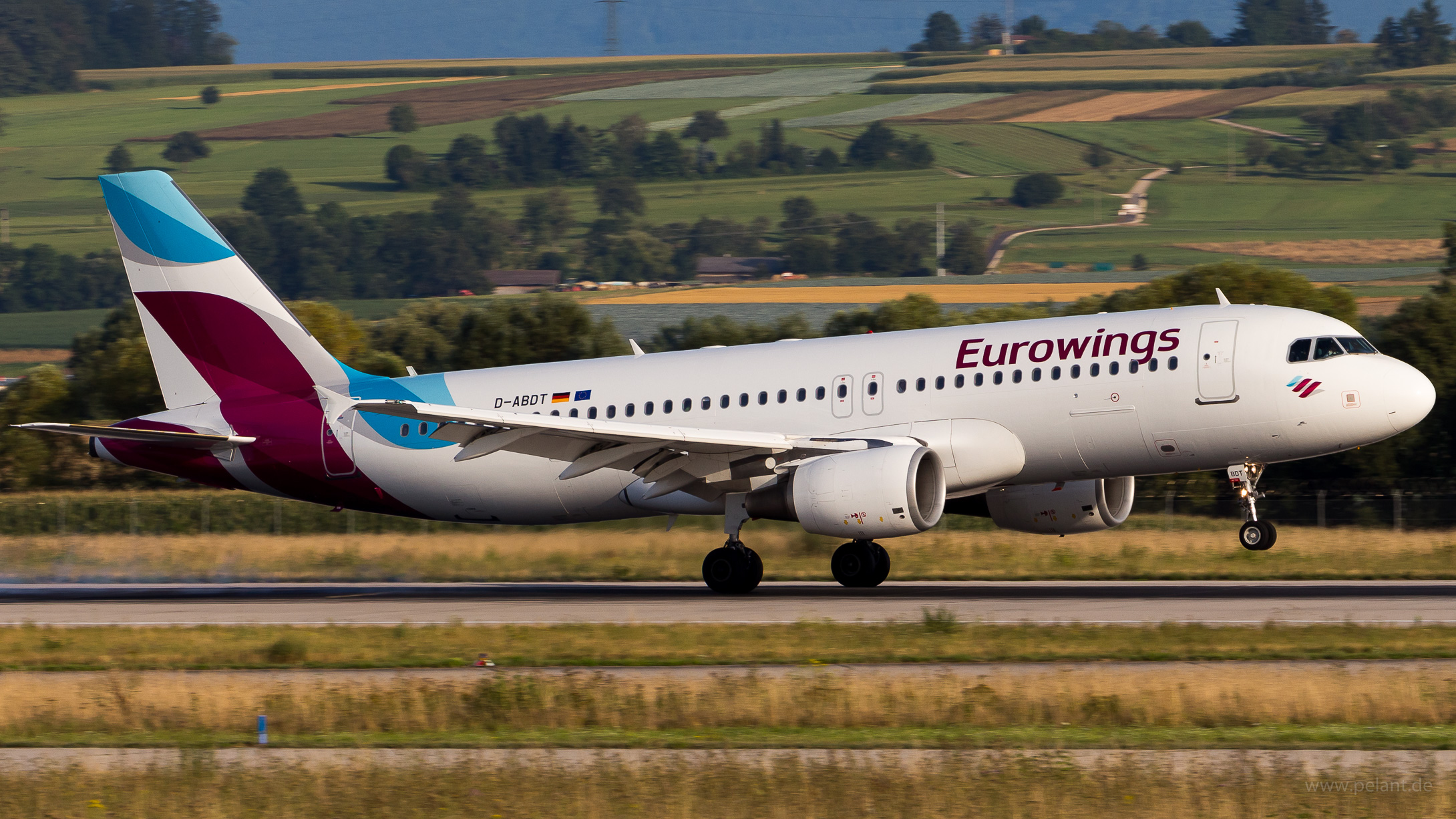 D-ABDT Eurowings Airbus A320-214 in Stuttgart / STR