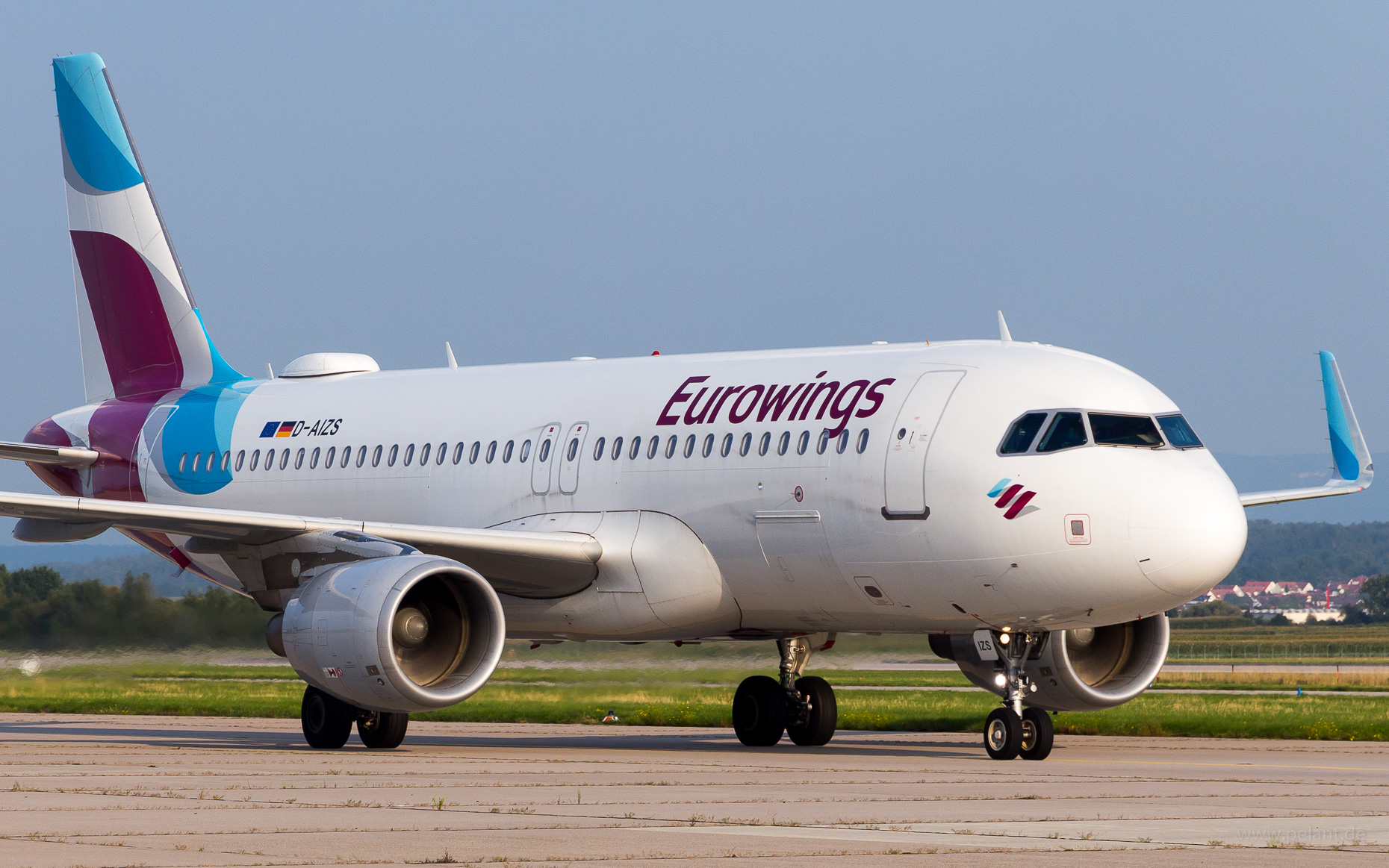 D-AIZS Eurowings Airbus A320-214 in Stuttgart / STR