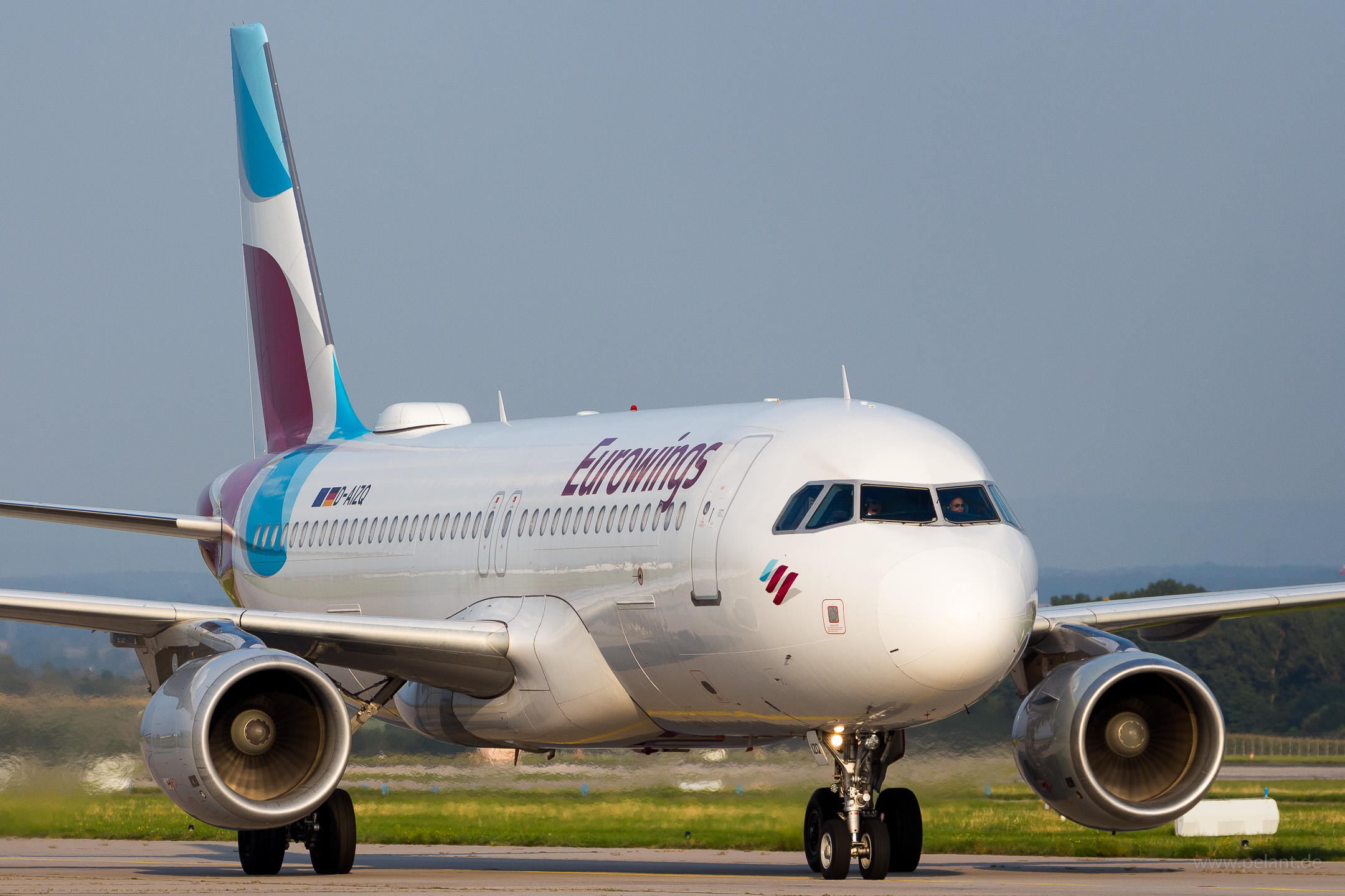 D-AIZQ Eurowings Airbus A320-214 in Stuttgart / STR