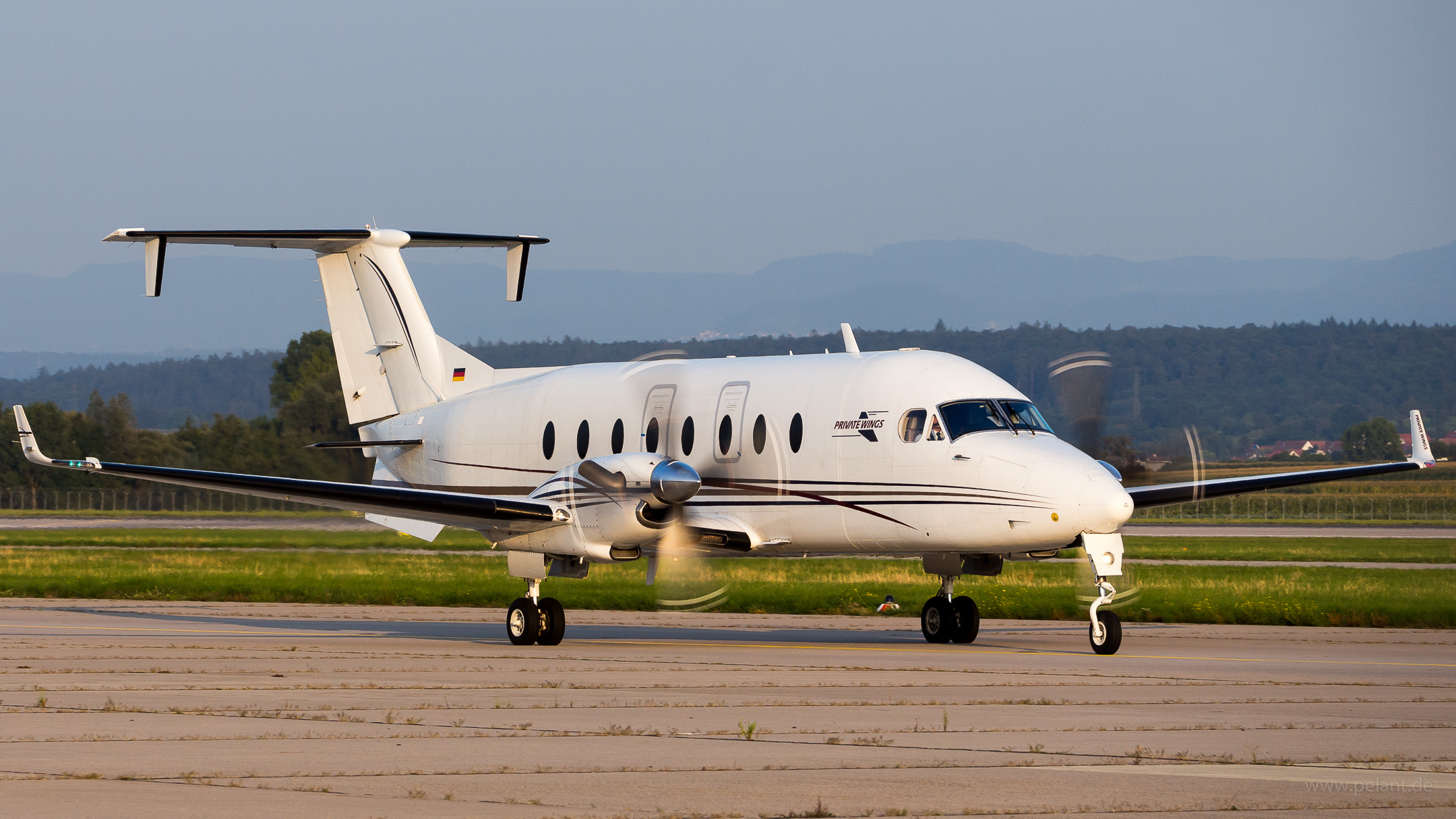 D-COCA Private Wings Beech 1900D in Stuttgart / STR