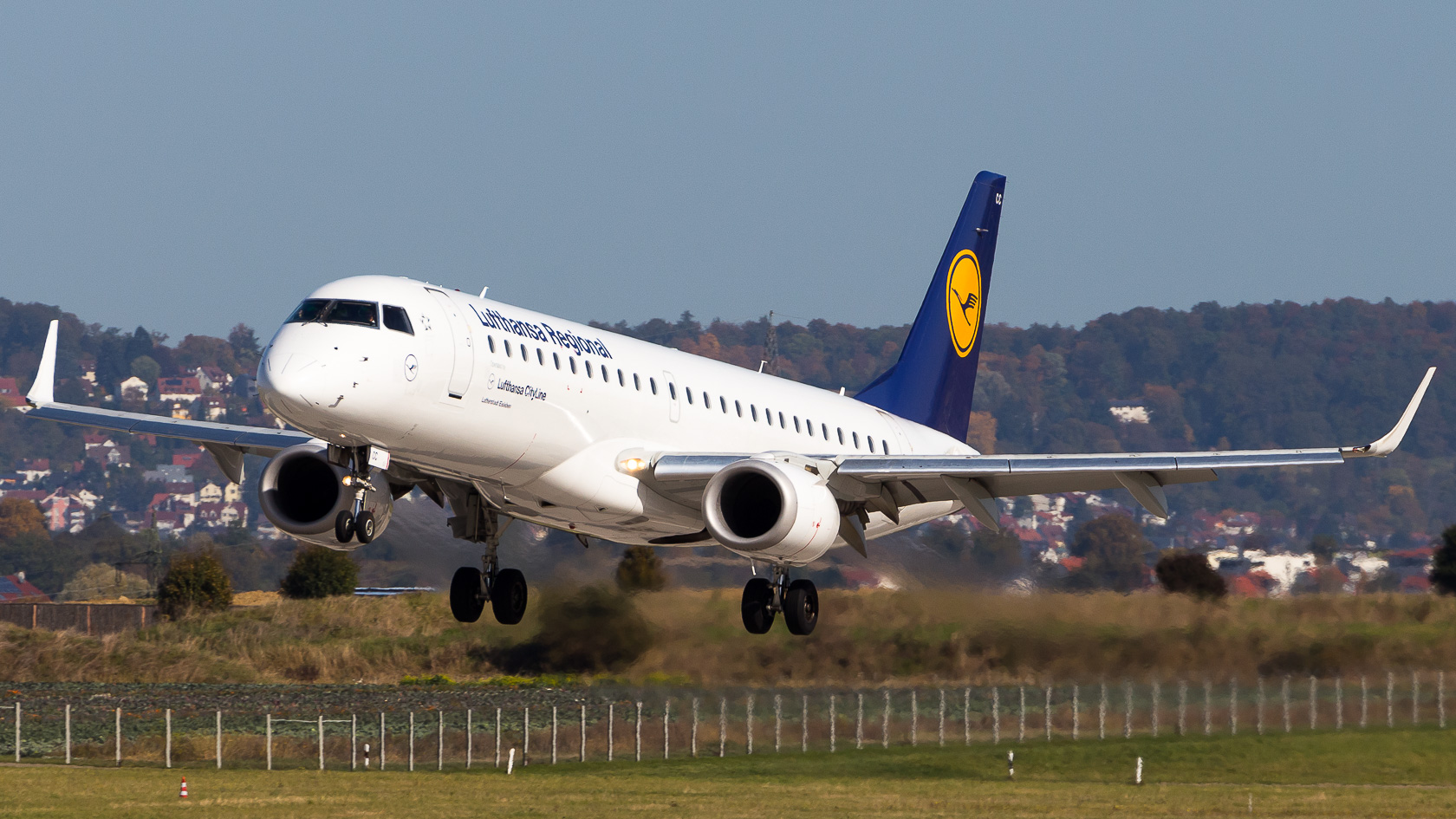 D-AECC Lufthansa CityLine Embraer 190 in Stuttgart / STR