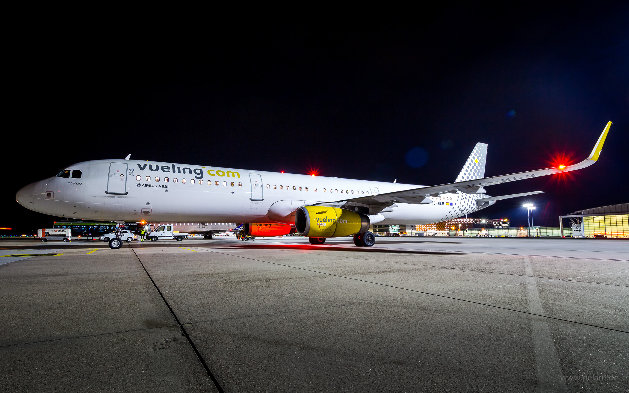 EC-MLM Vueling Airlines Airbus A321-231 in Stuttgart / STR